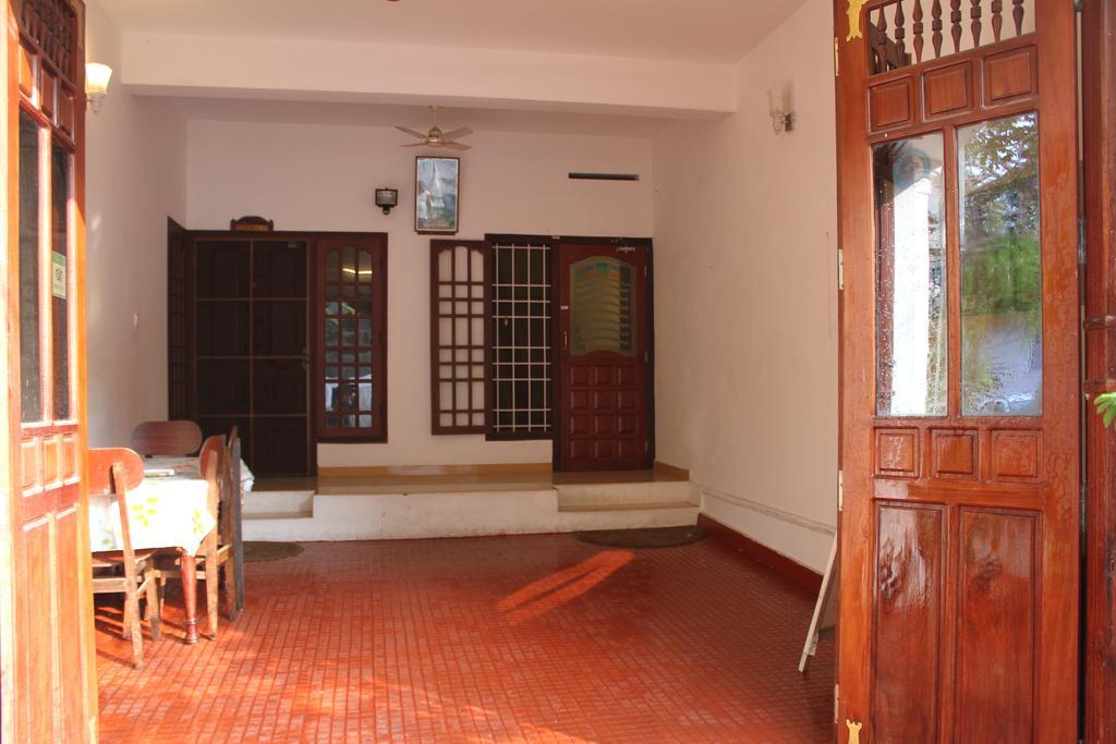 Globe Trotters Inn Kochi Bagian luar foto