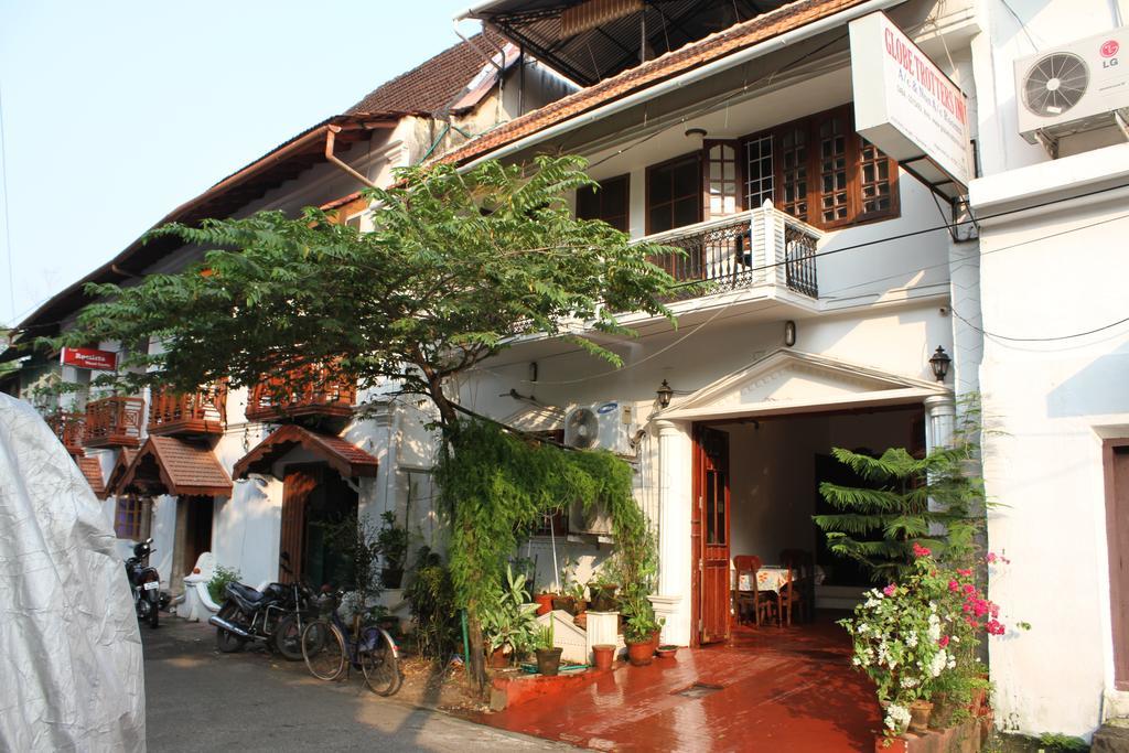 Globe Trotters Inn Kochi Ruang foto