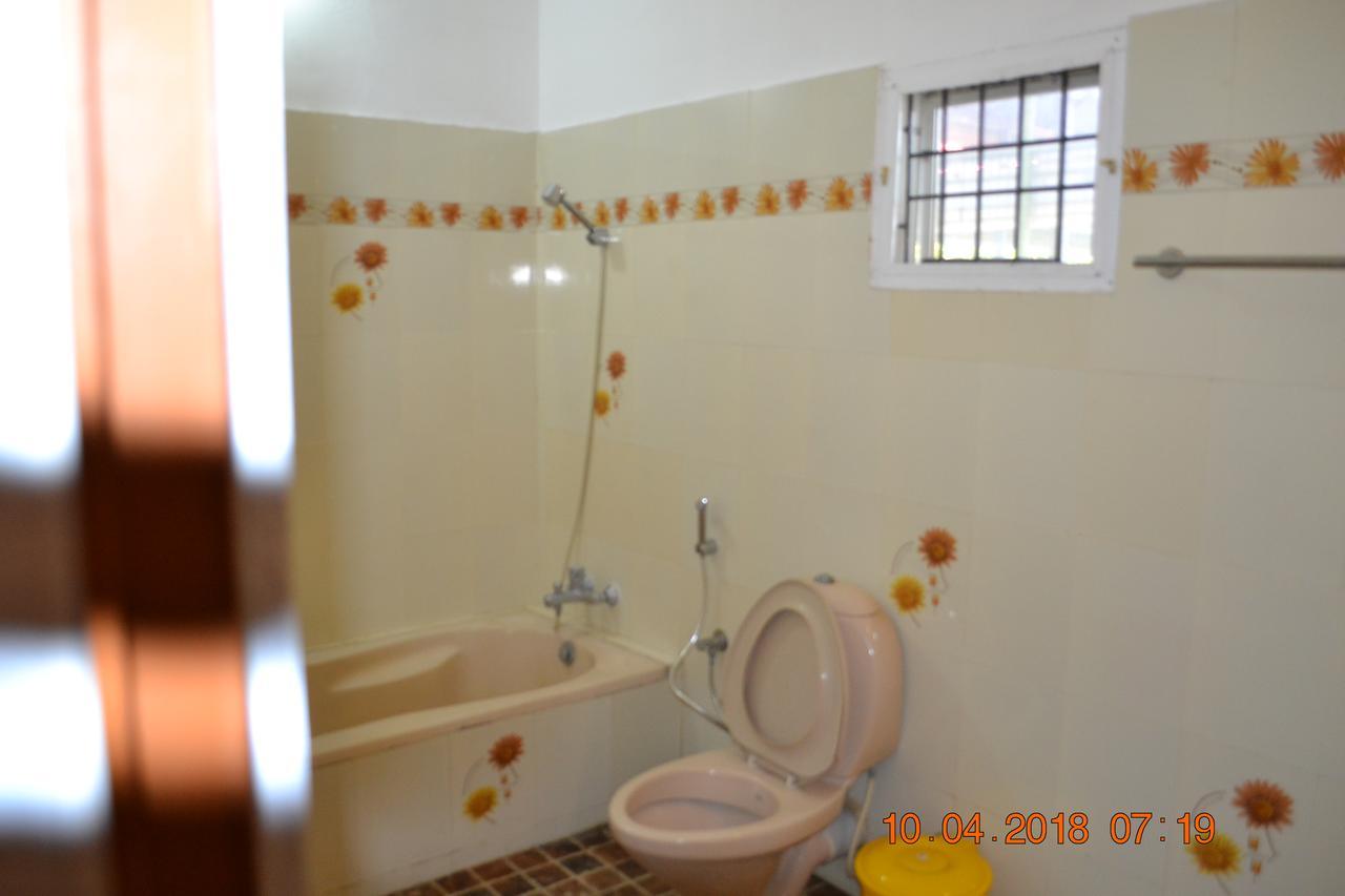 Globe Trotters Inn Kochi Bagian luar foto